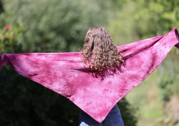 Šátek (Burgundy tie-dye) - Obrázek 4