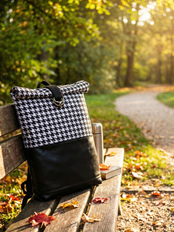 Roll up batoh (Black and White Fashion)