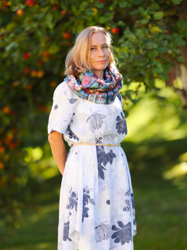 Nákrčník (Little Houses)