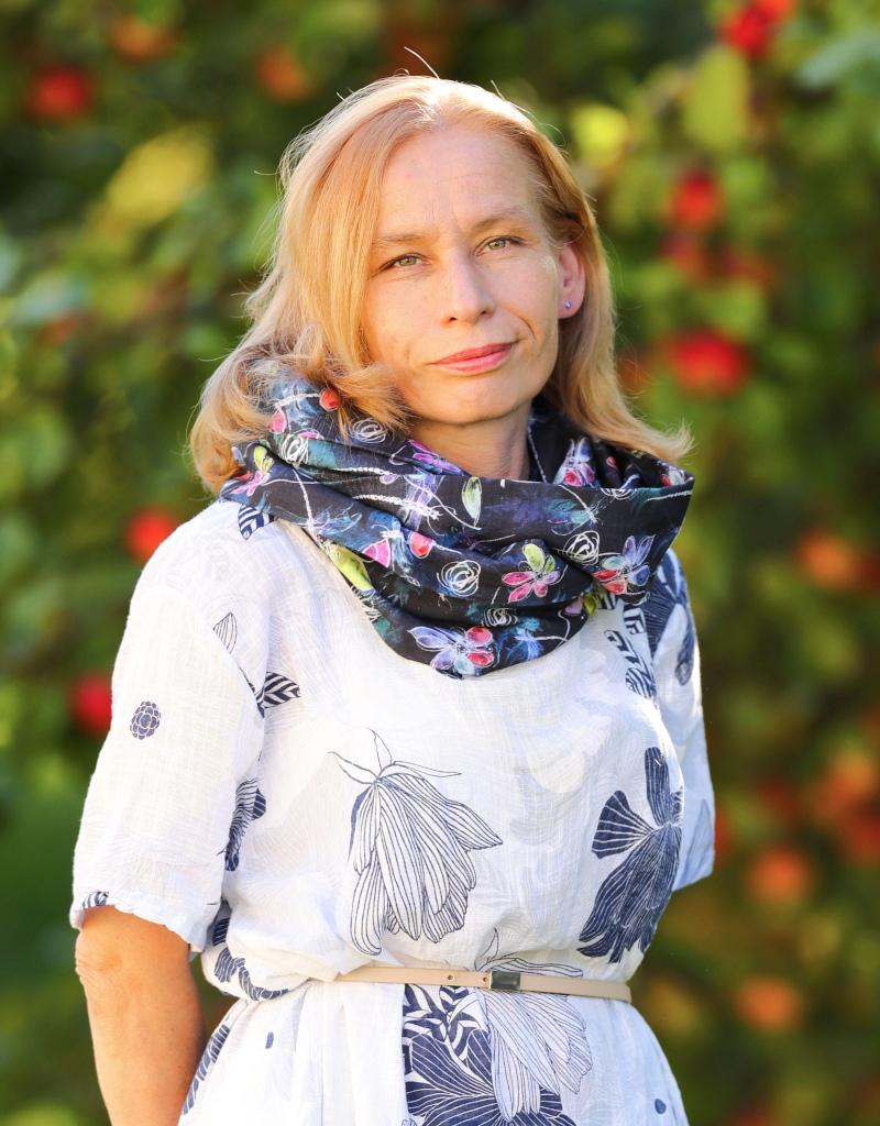 Nákrčník (The Night Life)