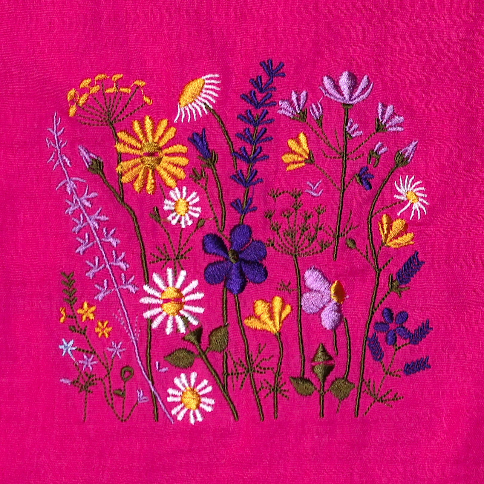 Nákrčník (Bright Pink embroidery) - Obrázek 3